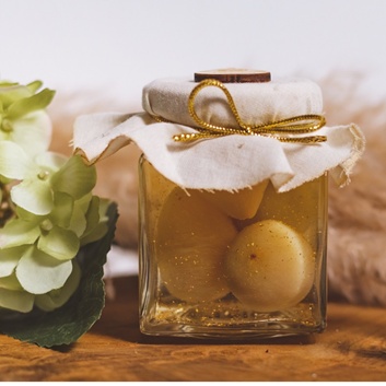 Picture of PEARS IN PEAR BRANDY WITH 22-CARAT GOLD